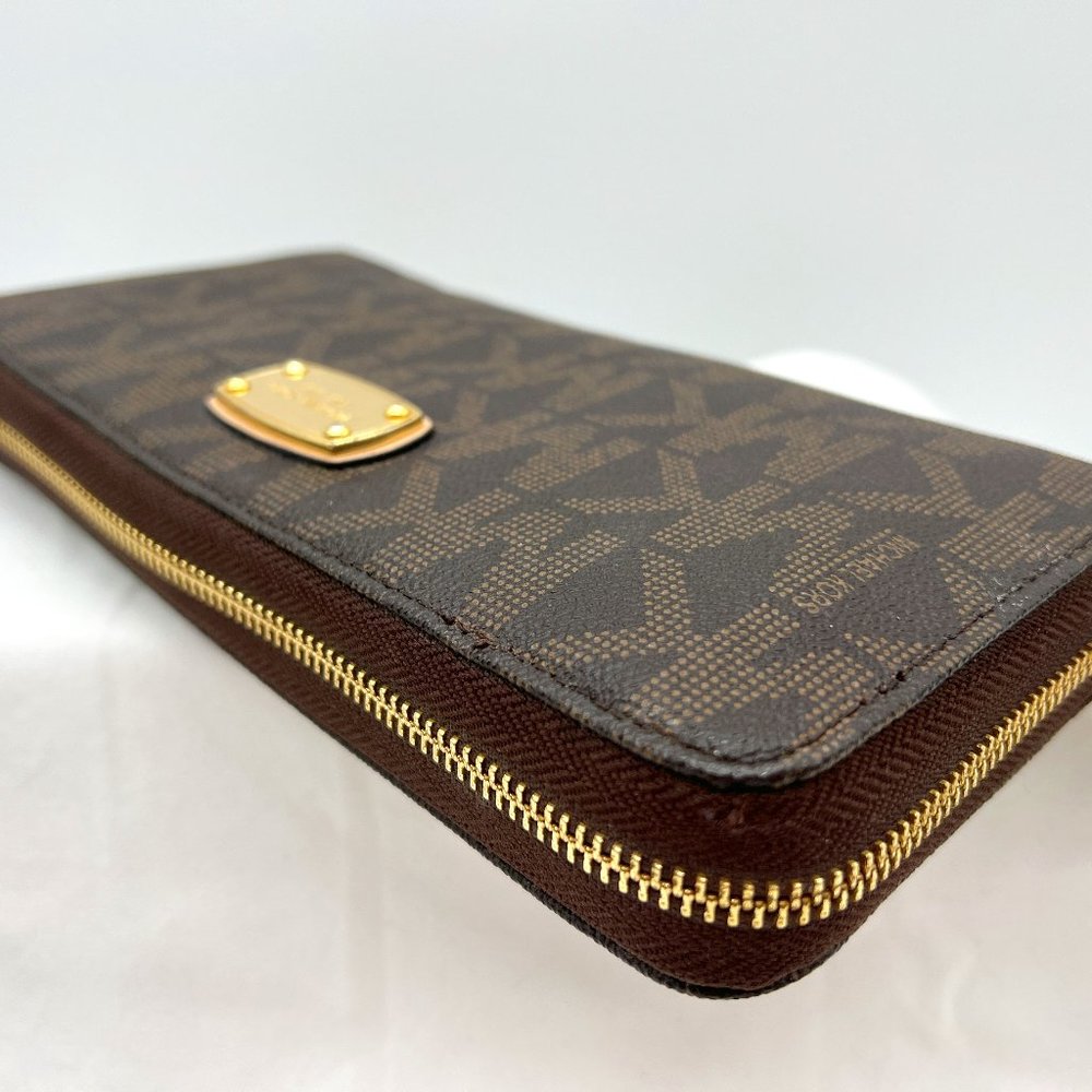 Michael Kors Jet Set Wallet